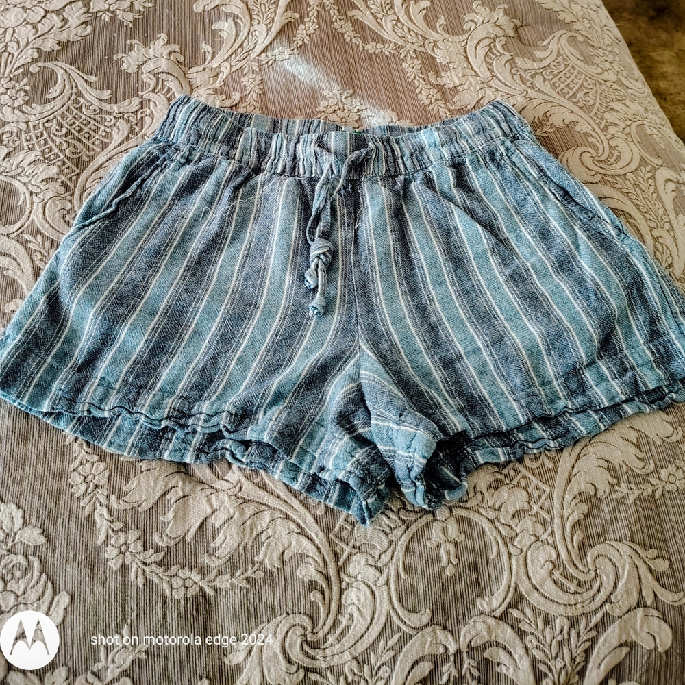 dip High Waist Striped Gray Shorts